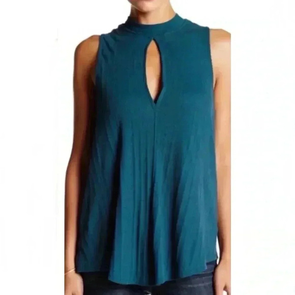 Free People Faye Keyhole Ribbed Top - Picture 2 of 8